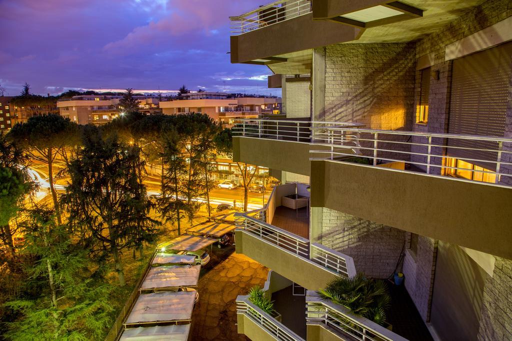 Residence Parco Salario Rome Bagian luar foto