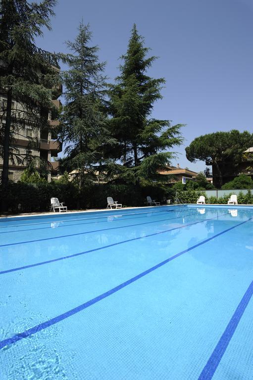 Residence Parco Salario Rome Bagian luar foto