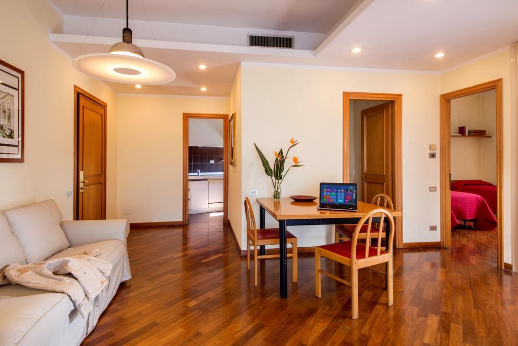 Residence Parco Salario Rome Bagian luar foto